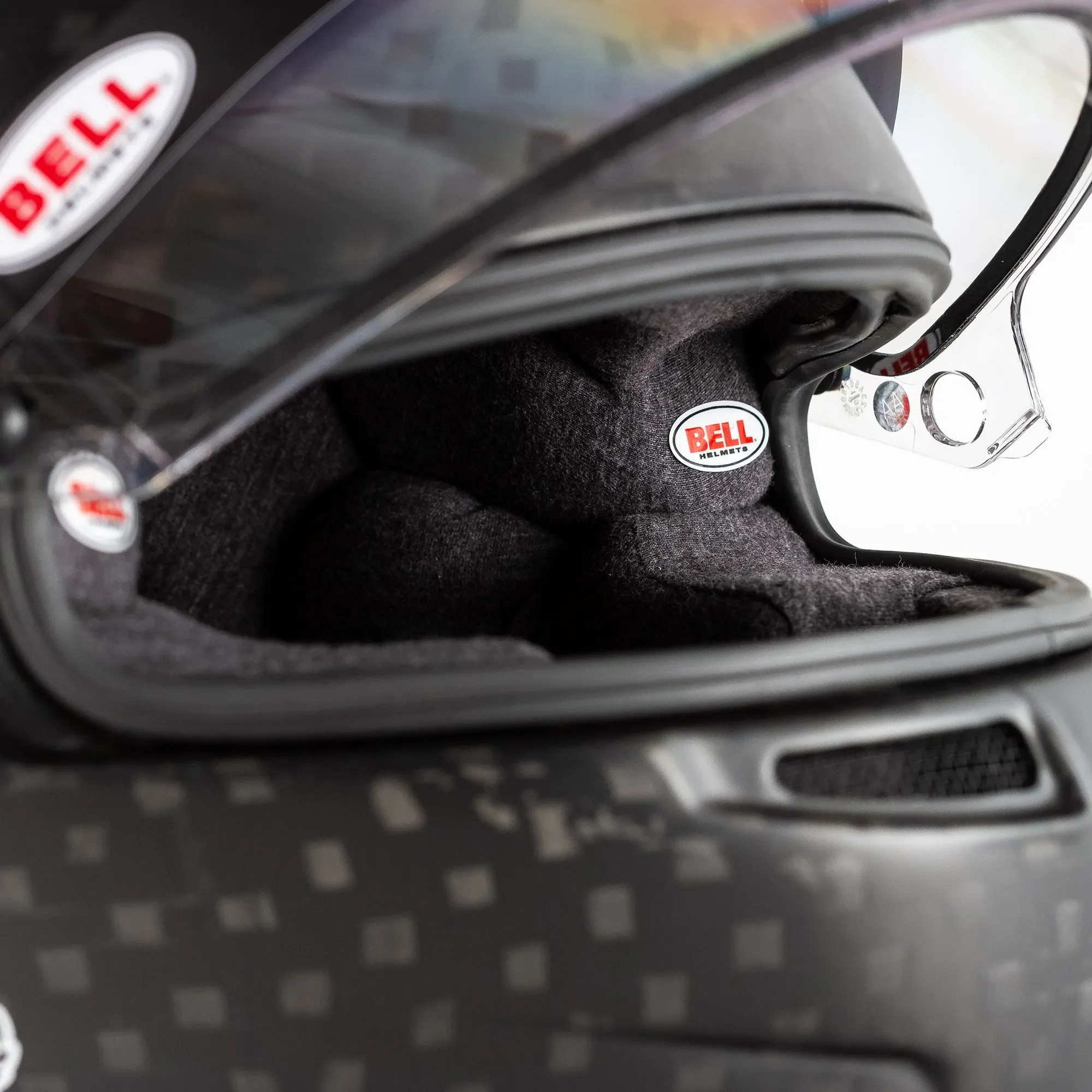 Bell HP77 Evo IV Carbon Helmet - Image 2
